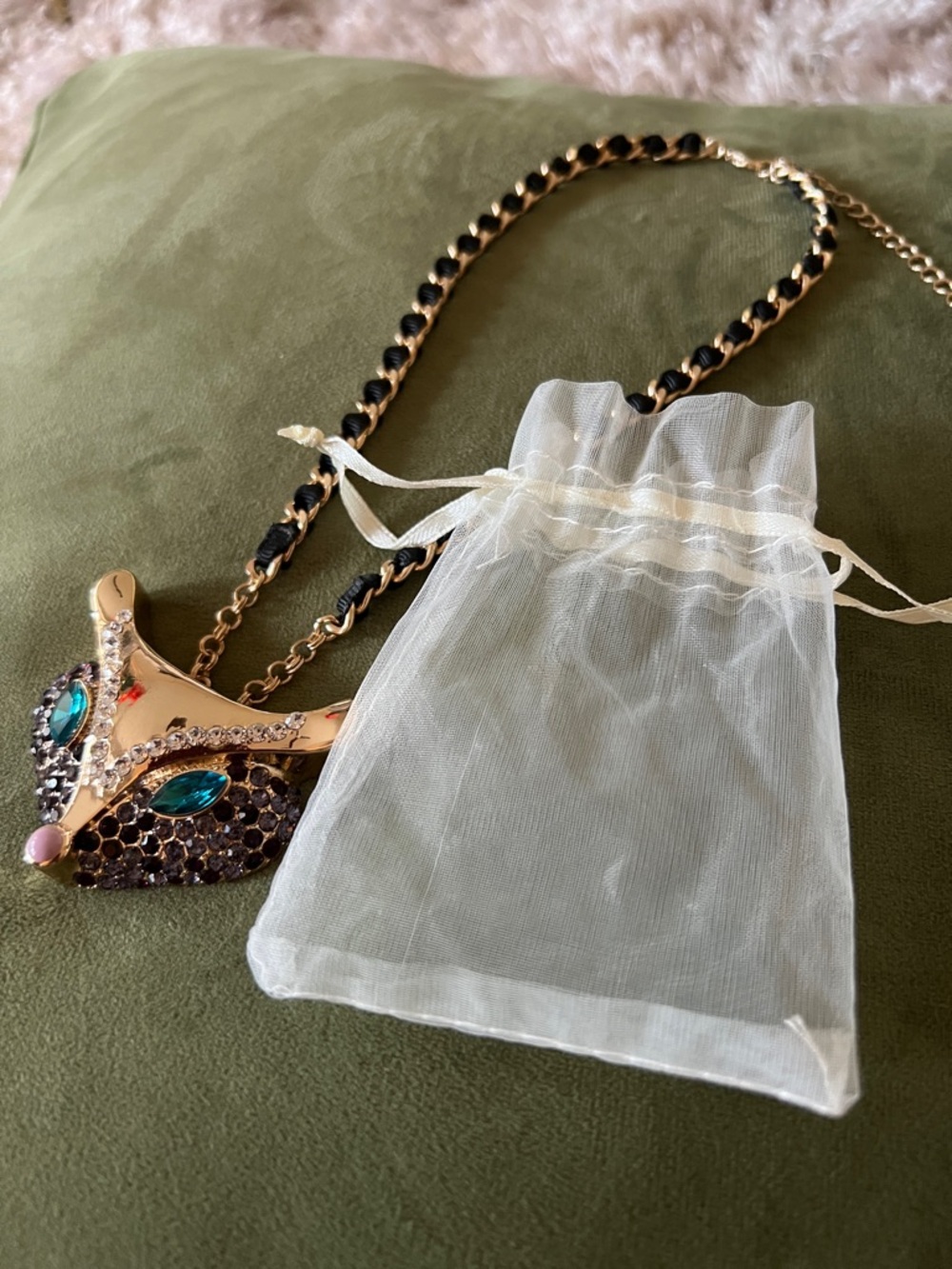 Betsey Johnson Gold Fox Pendant Necklace - Picture 10 of 10